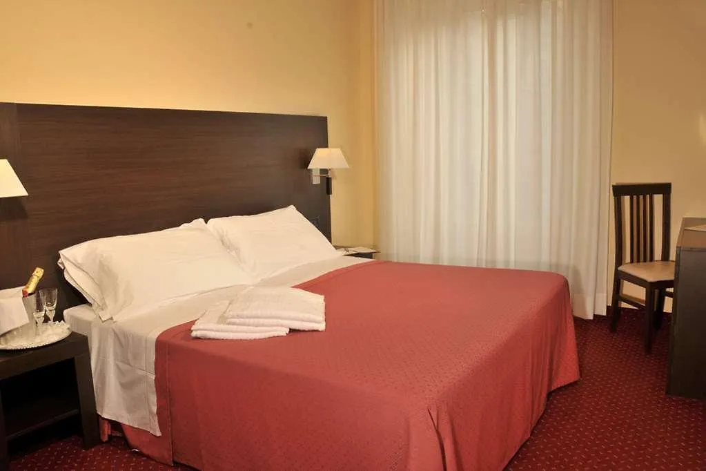 Hotel Versailles-1